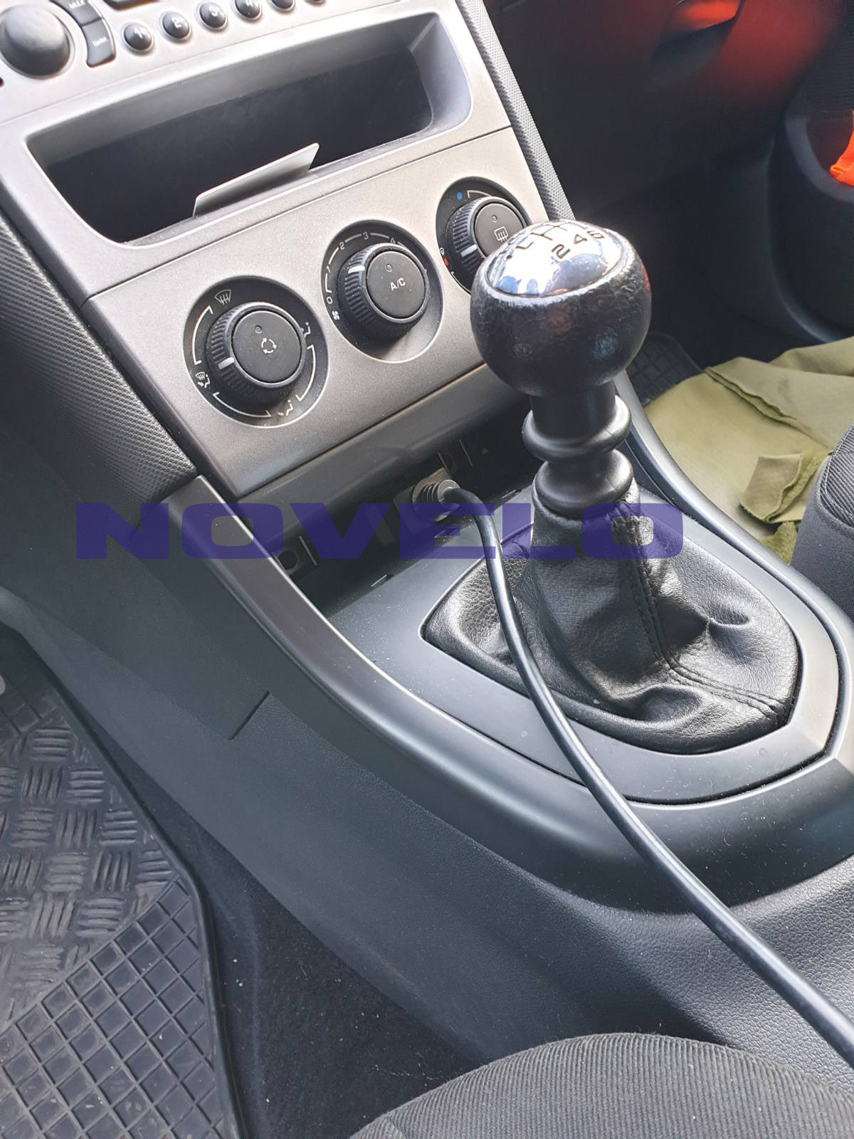 OBD zásuvka Peugeot 308 2011